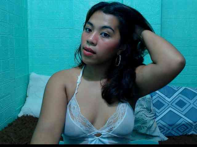 LynsKaye webcam