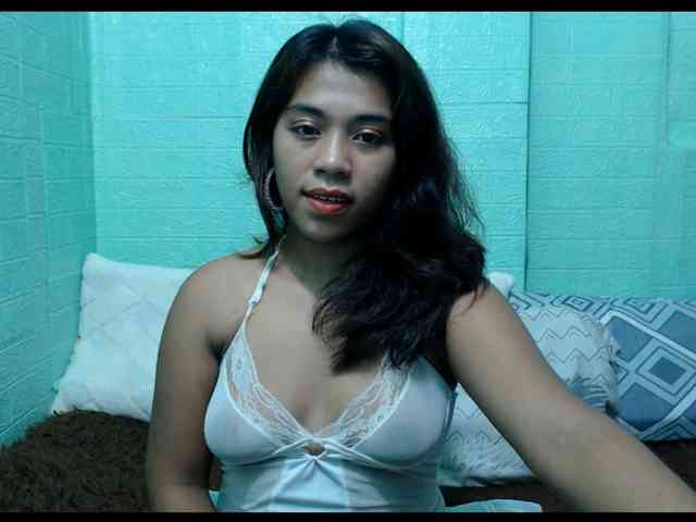 LynsKaye webcam