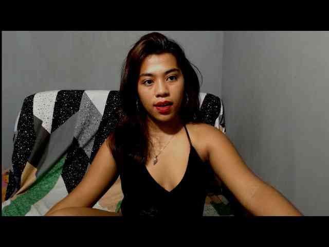 LynsKaye webcam