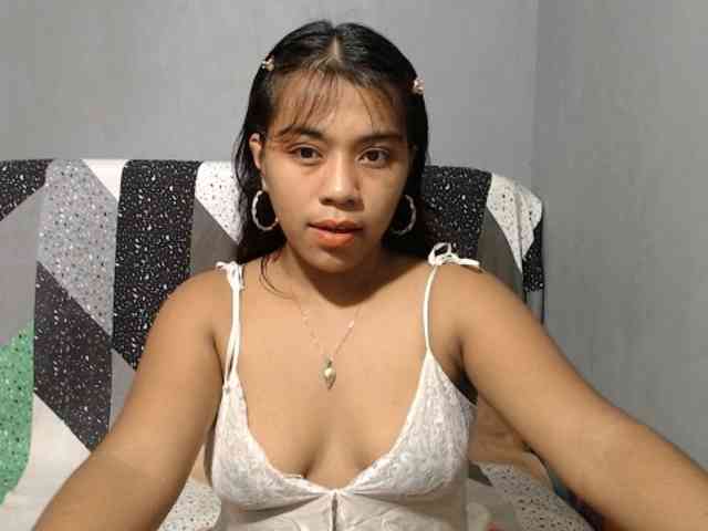 LynsKaye webcam