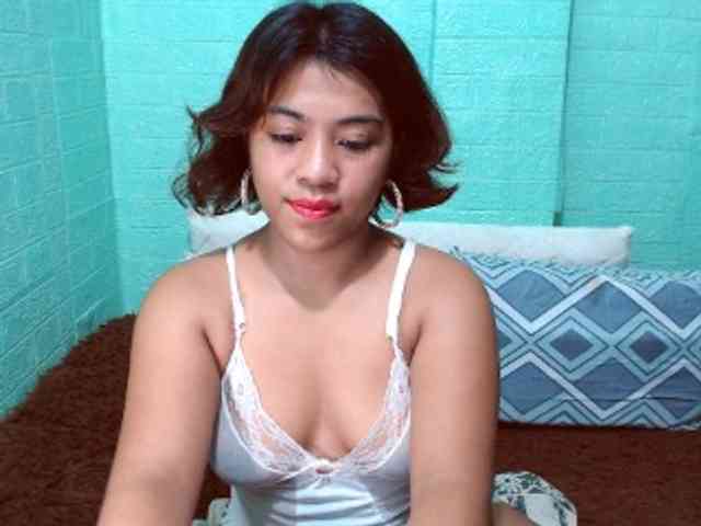 LynsKaye webcam