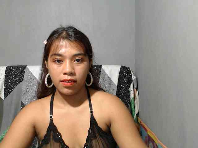 LynsKaye webcam