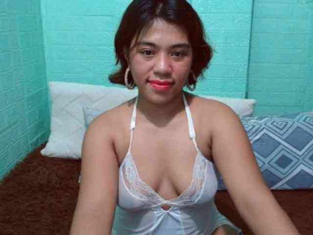 LynsKaye webcam