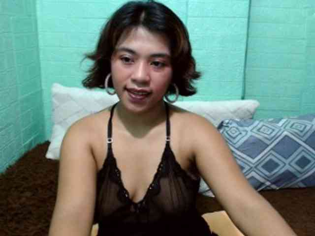 LynsKaye webcam