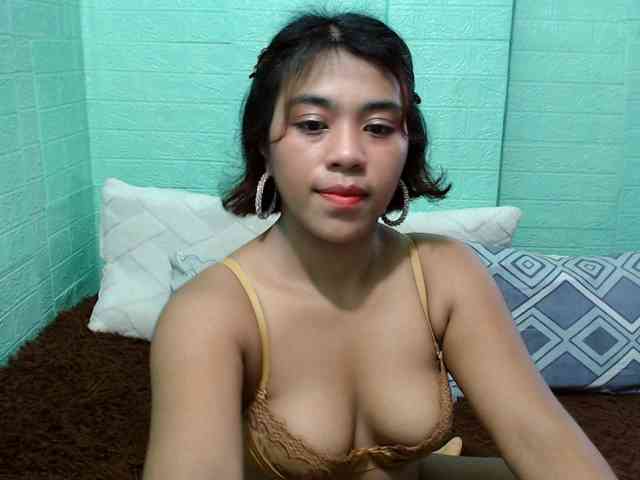LynsKaye webcam