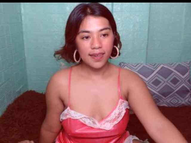 LynsKaye webcam