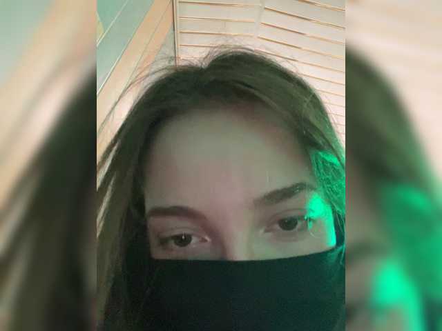 KarYY1 live cam on BongaCams