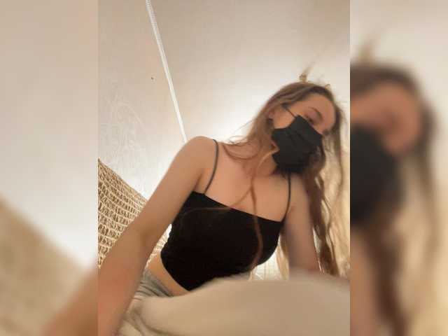 KarYY1 live cam on BongaCams