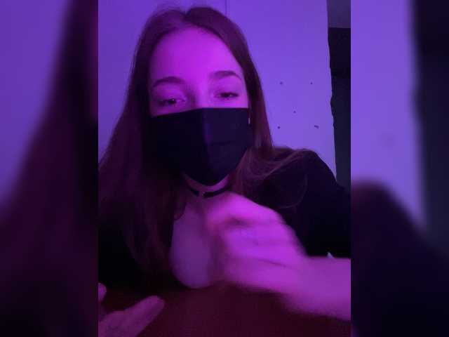 KarYY1 live cam on BongaCams
