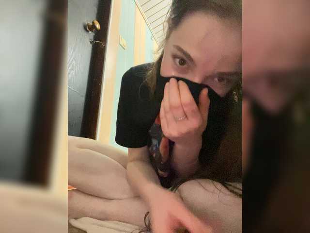 KarYY1 live cam on BongaCams