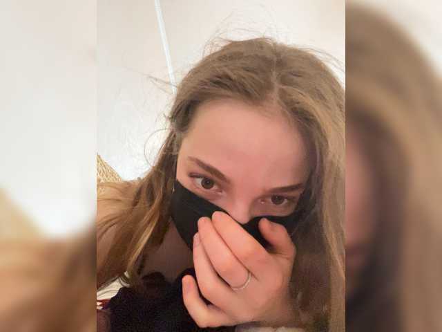 KarYY1 live cam on BongaCams