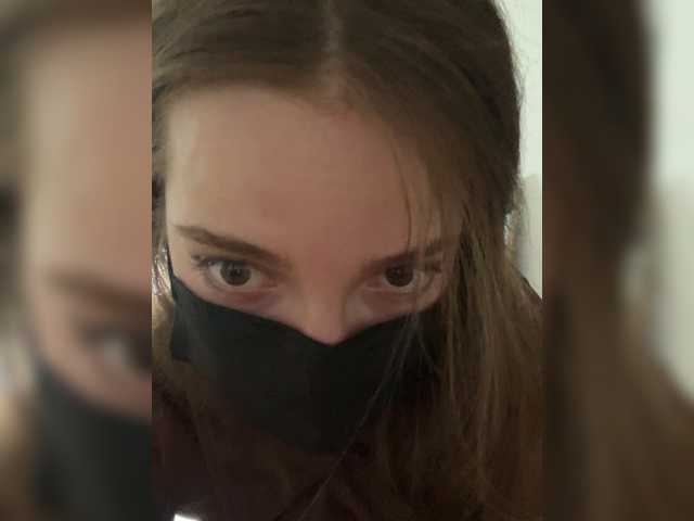 KarYY1 live cam on BongaCams