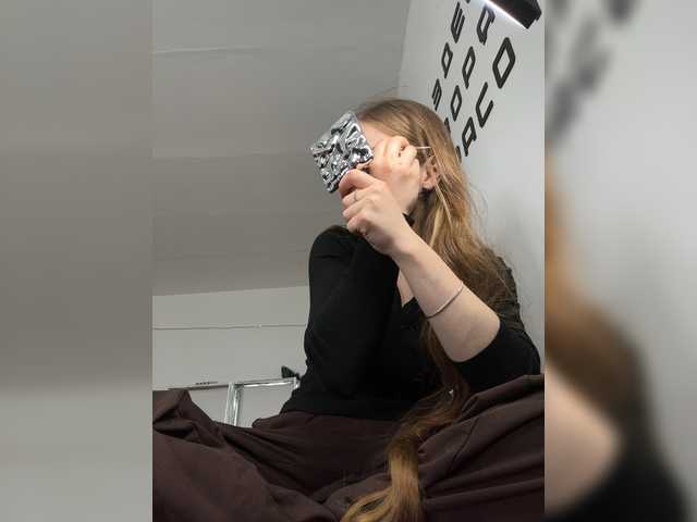 KarYY1 live cam on BongaCams