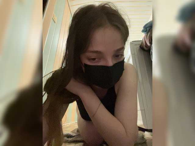 KarYY1 live cam on BongaCams