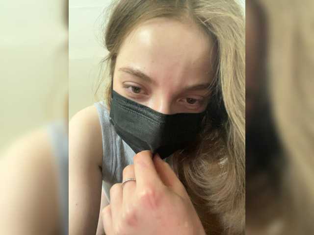 KarYY1 live cam on BongaCams