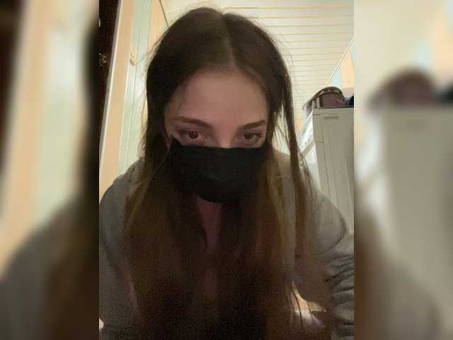 KarYY1 live cam on BongaCams