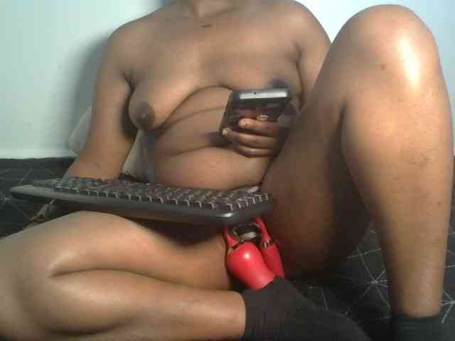 Ebony-tallie webcam