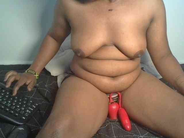 Ebony-tallie webcam