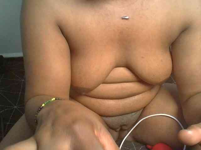 Ebony-tallie webcam