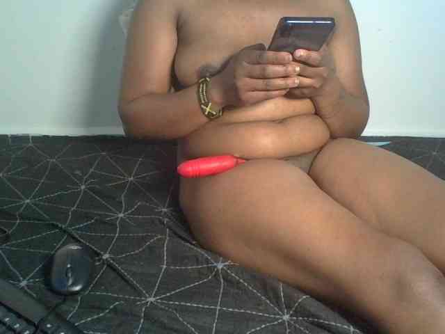 Ebony-tallie webcam