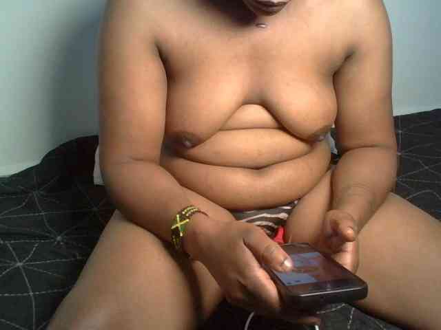 Ebony-tallie webcam