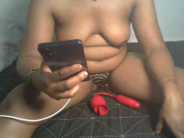 Ebony-tallie webcam