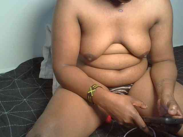 Ebony-tallie webcam