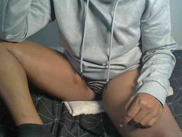 Ebony-tallie webcam