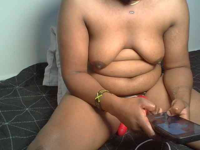 Ebony-tallie webcam