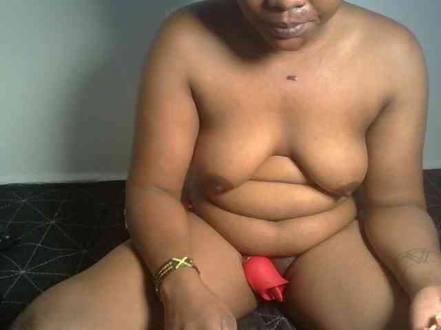 Ebony-tallie webcam