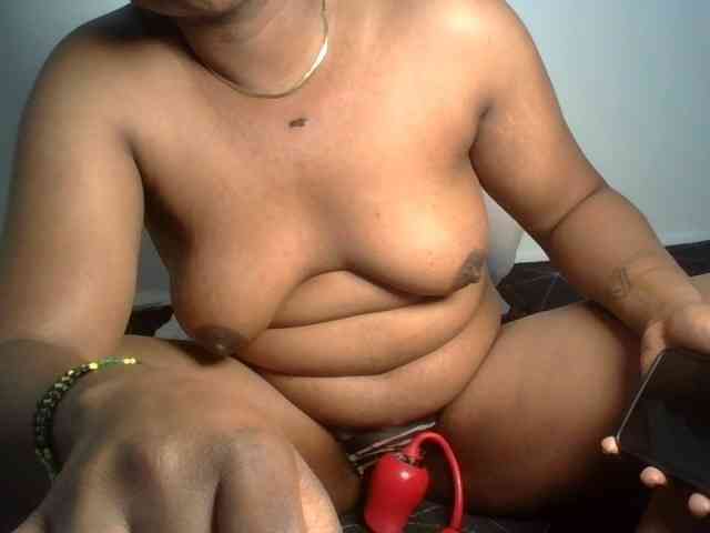 Ebony-tallie webcam