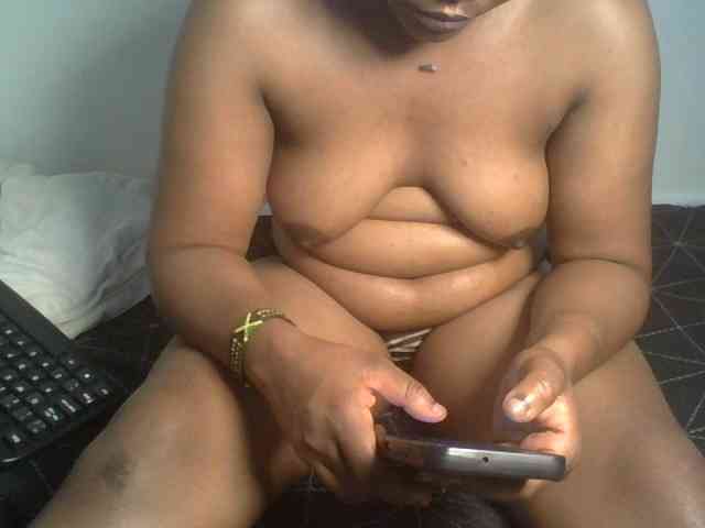Ebony-tallie webcam