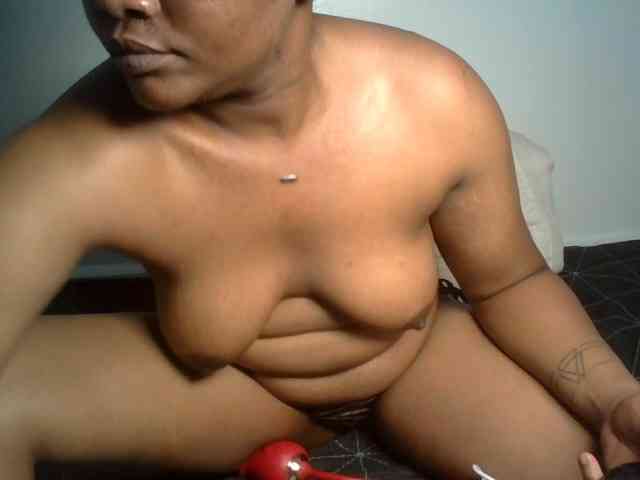 Ebony-tallie webcam