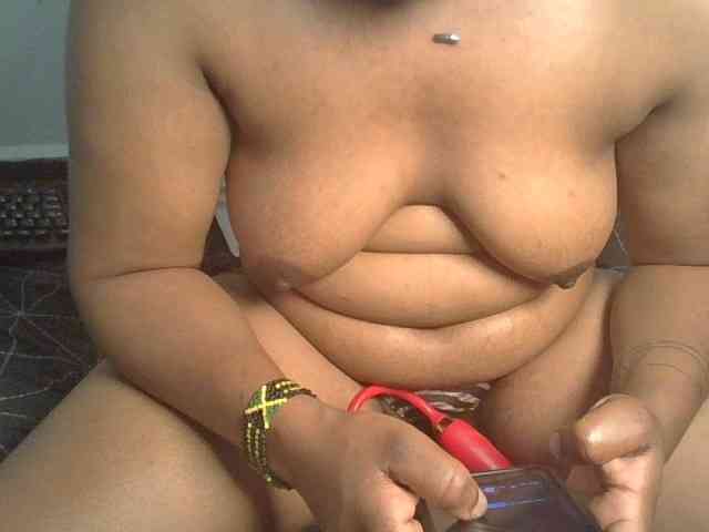 Ebony-tallie webcam