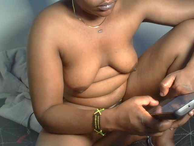 Ebony-tallie webcam