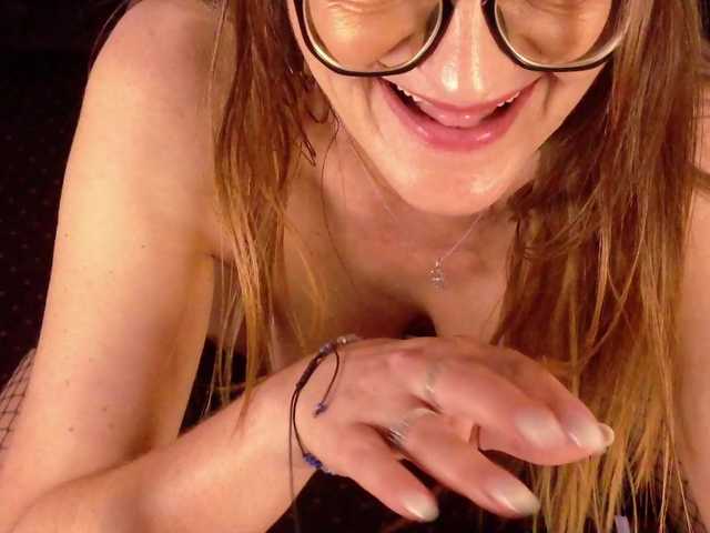 SiennaShinee live cam on BongaCams