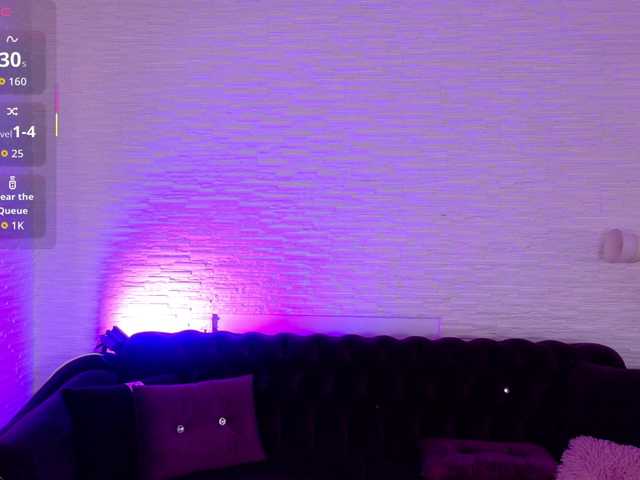 SiennaShinee live cam on BongaCams