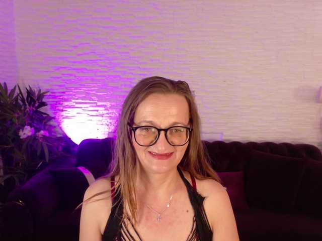 SiennaShinee live cam on BongaCams