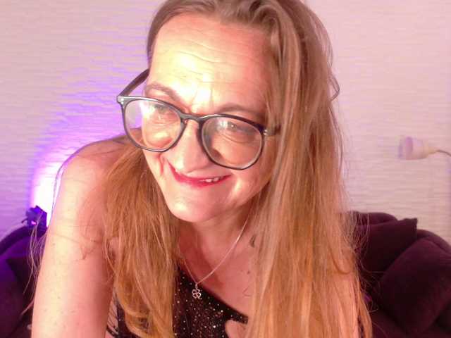 SiennaShinee live cam on BongaCams