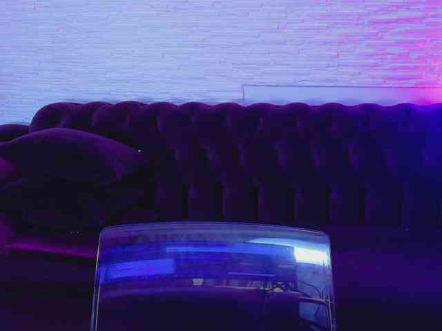 SiennaShinee webcam