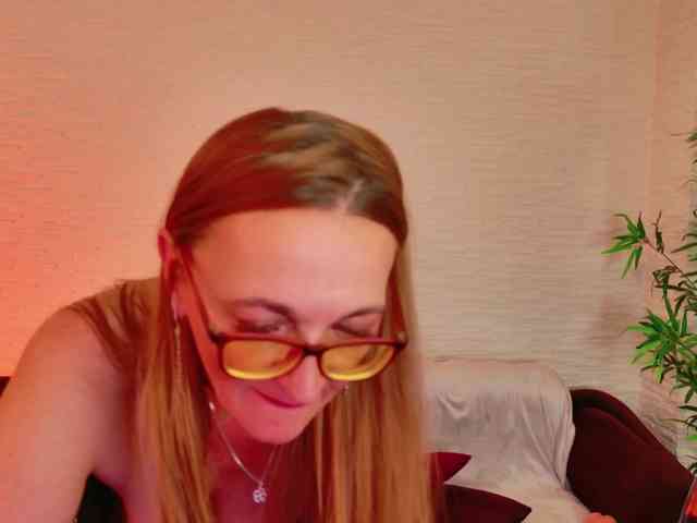 SiennaShinee webcam