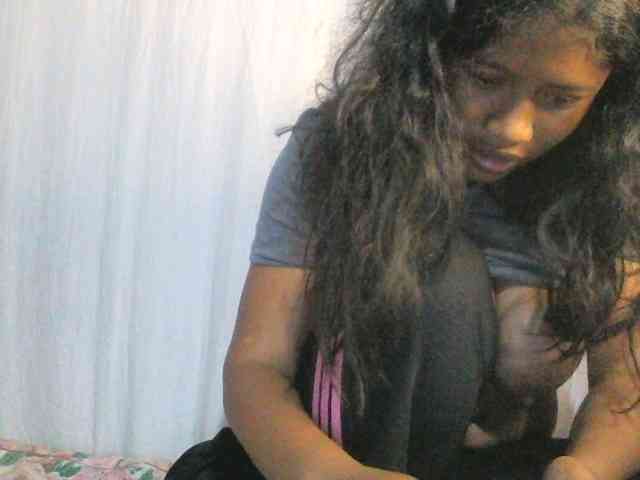 HotGirlie webcam