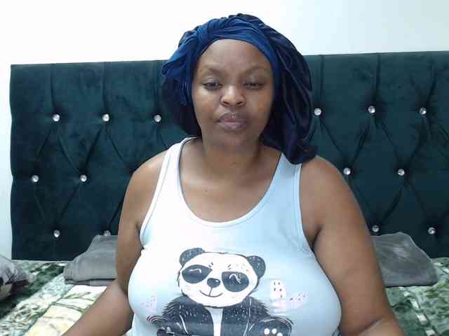 NickiAli webcam