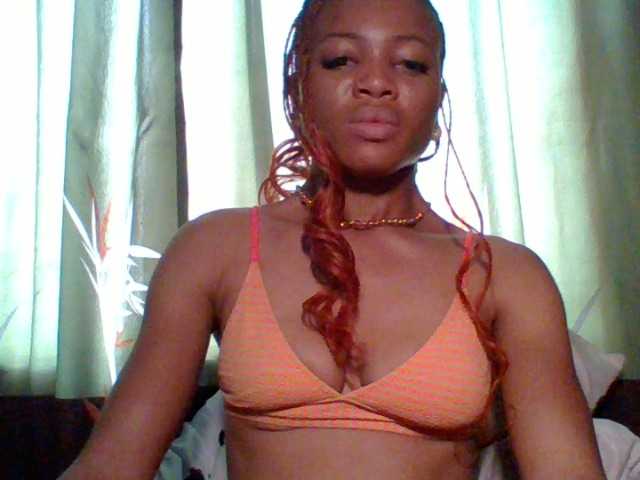 Juicypussy222 live cam on BongaCams