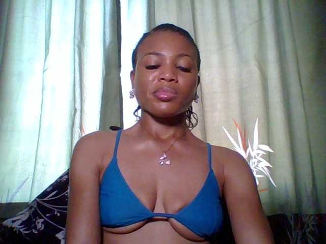 Juicypussy222 live cam preview