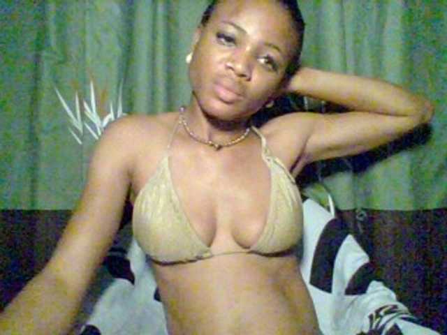Juicypussy222 live cam on BongaCams