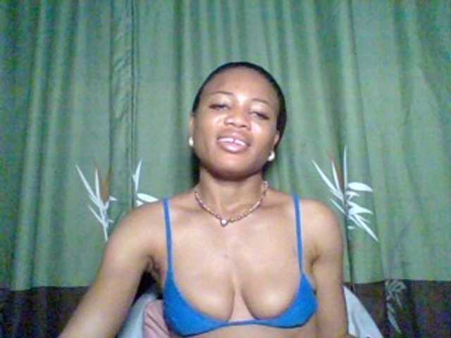 Juicypussy222 live cam on BongaCams