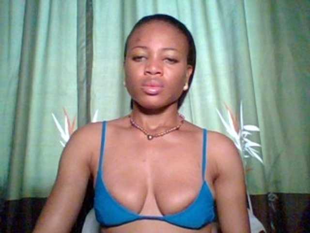 Juicypussy222 live cam on BongaCams