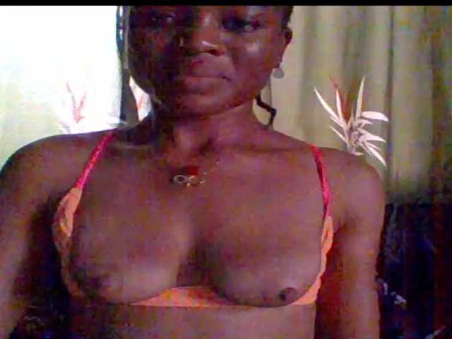 Juicypussy222 live cam on BongaCams