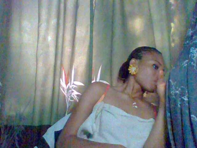 Juicypussy222 live cam on BongaCams